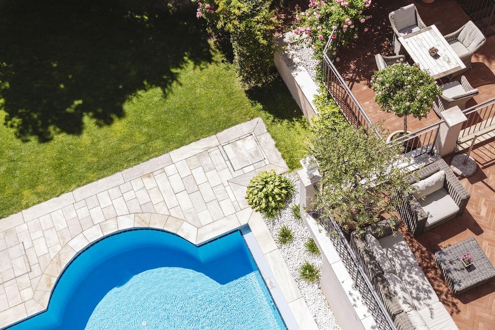 Hotel Pienzenau Am Schlosspark Merano Ngoại thất bức ảnh