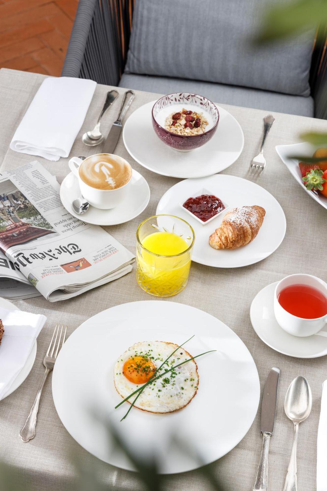 Hotel Pienzenau Am Schlosspark Merano Ngoại thất bức ảnh