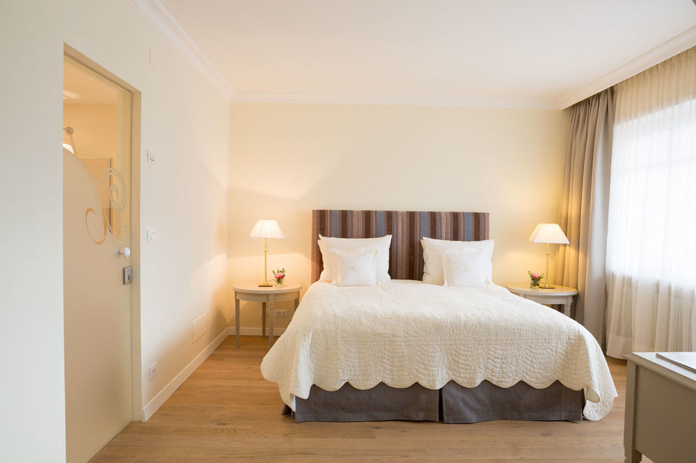 Hotel Pienzenau Am Schlosspark Merano Ngoại thất bức ảnh