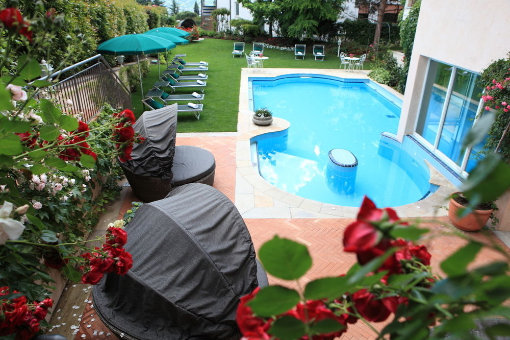 Hotel Pienzenau Am Schlosspark Merano Ngoại thất bức ảnh